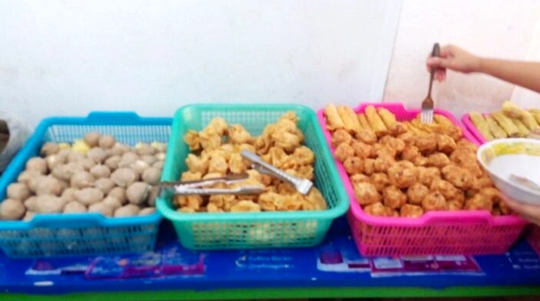 Bakso Mbah Man: Rasa Legendaris yang Menggigit Jiwa Cilacap